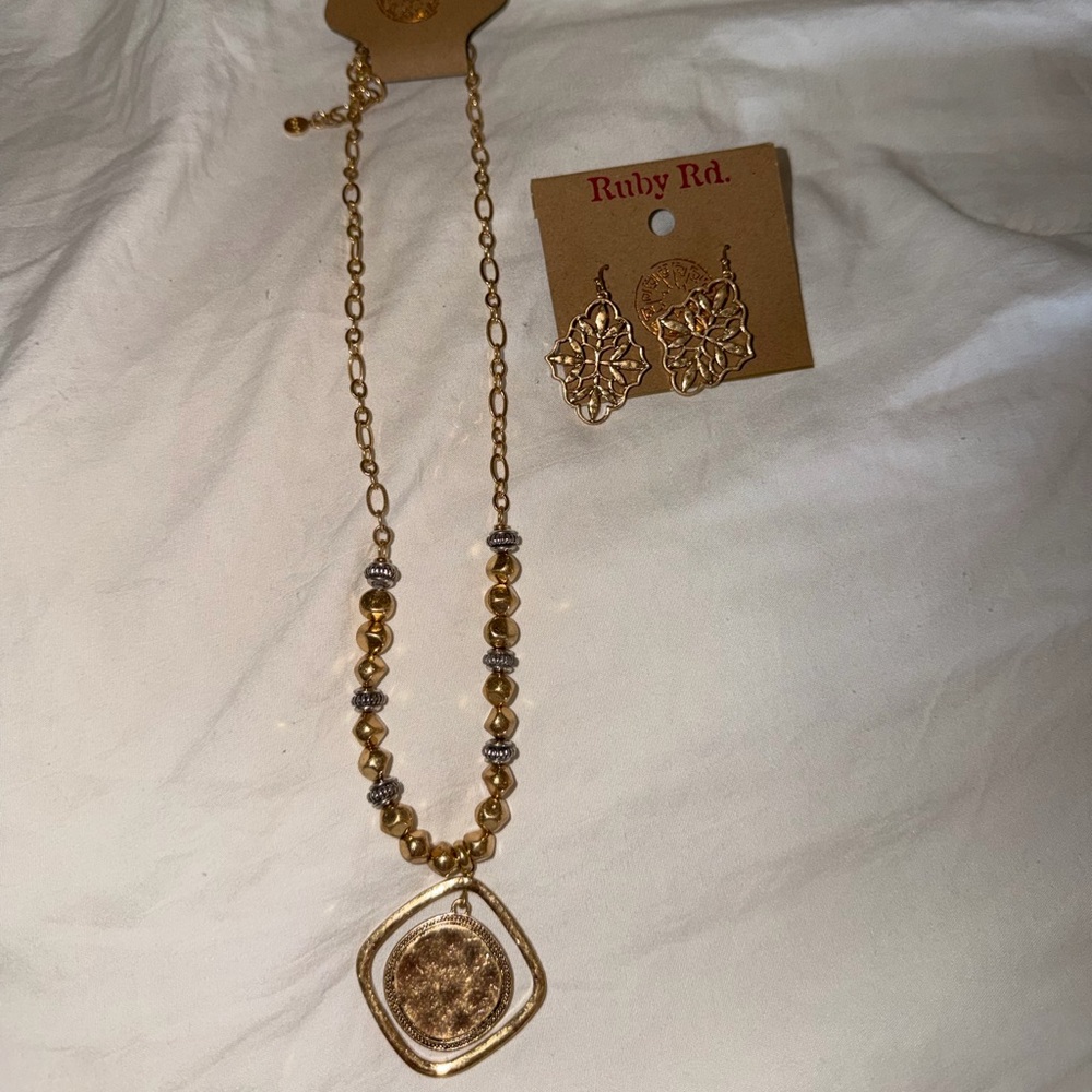 Ruby Rd. Gold-Tone Pendant Necklace and Matching Floral Earrings